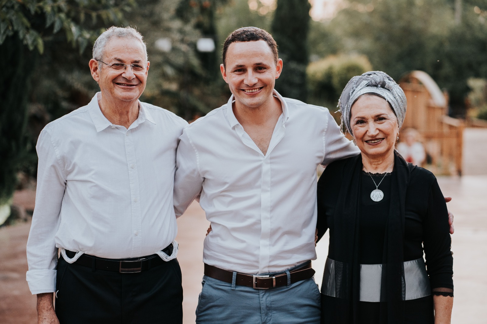 דוד וענת מחובקים